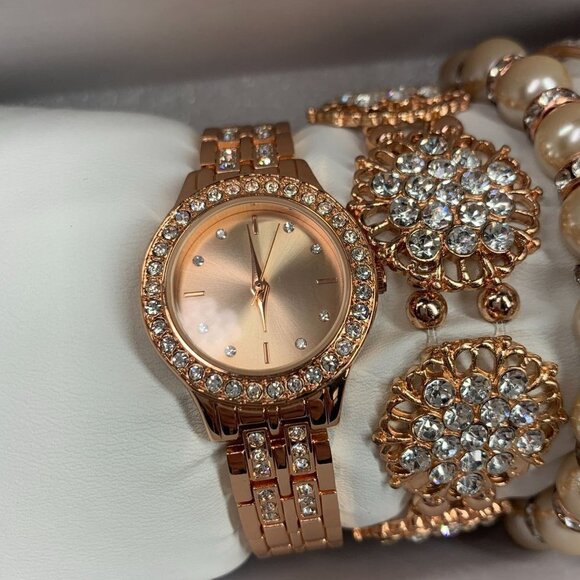 Rose Gold Tone Crystal Watch & Bracelet Gift Set New In Gift Box NWT - Picture 5 of 8